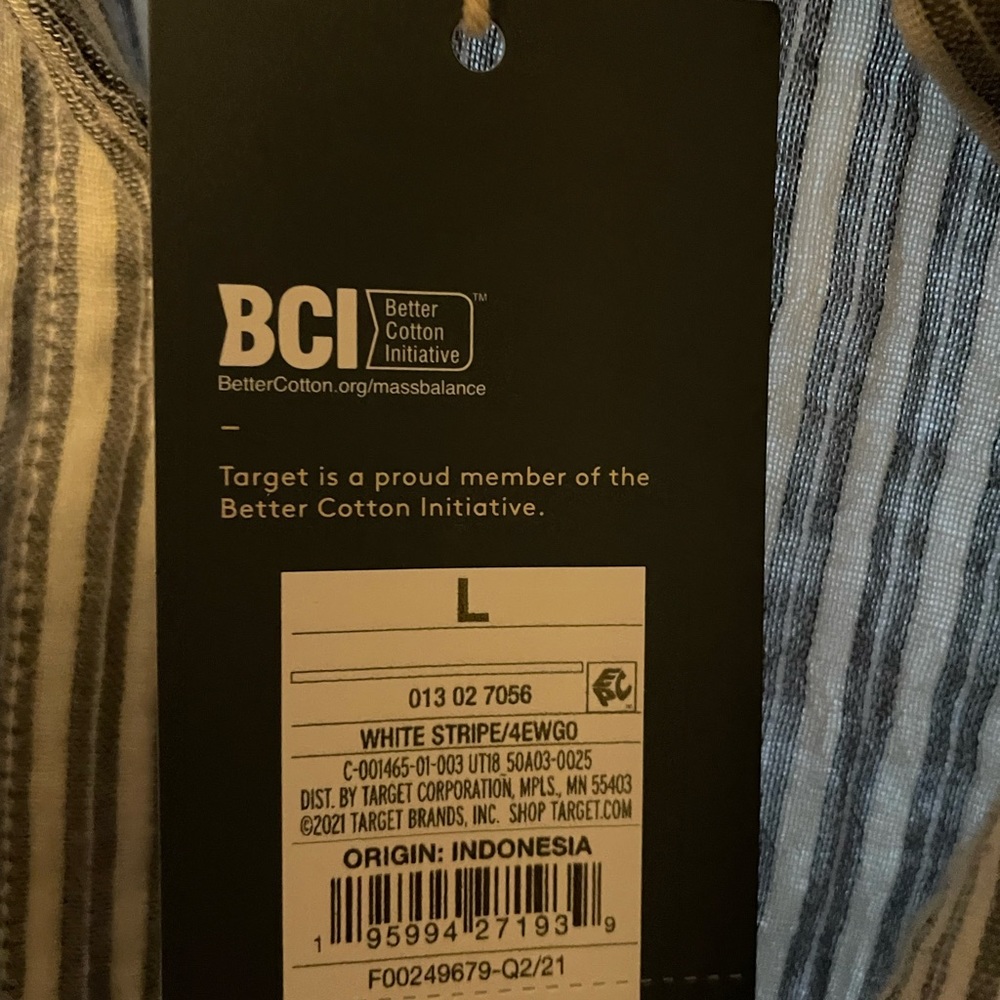 Universal Thread Target Button Striped Button Up - Picture 4 of 4